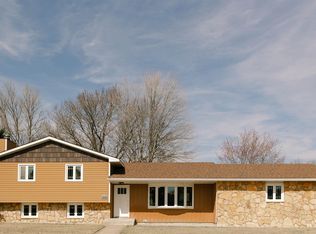 1002 Martin Dr, Hastings, NE 68901