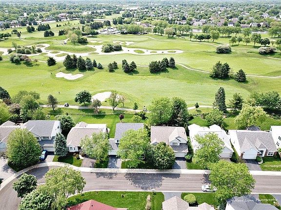 3rd image of 1053 Orchard Lake Dr