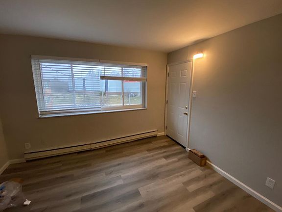 5th image of 2354 McCausland Ave APT 4