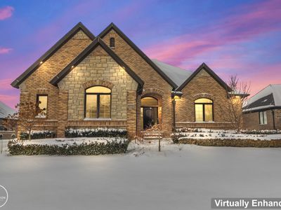 60749 Forest Creek Dr, Washington, MI, 48094