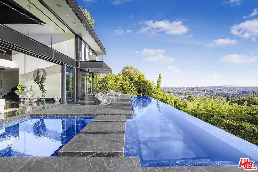 5 bed, 8.0 bath, 14000 sqft, $125,000 — Photo 1