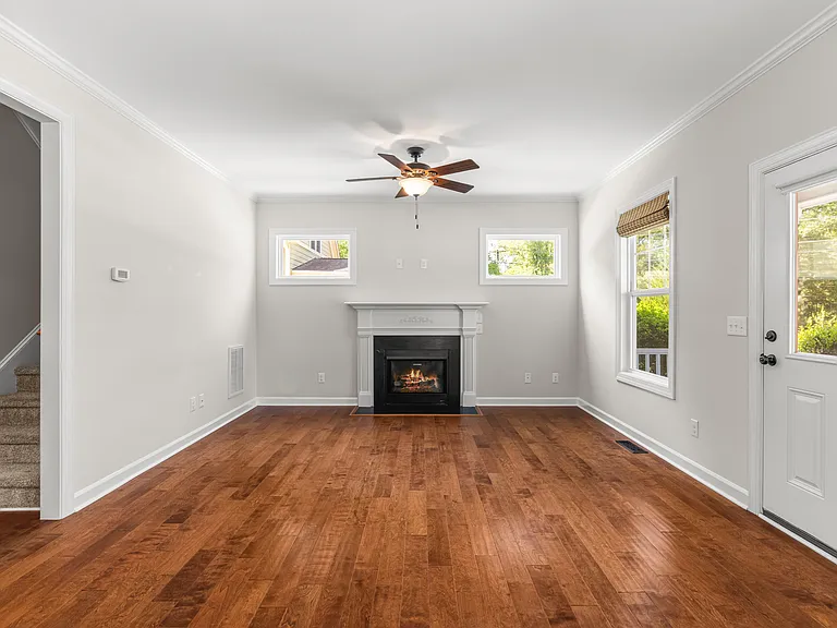 1720 Arrowhead Dr — Photo 7