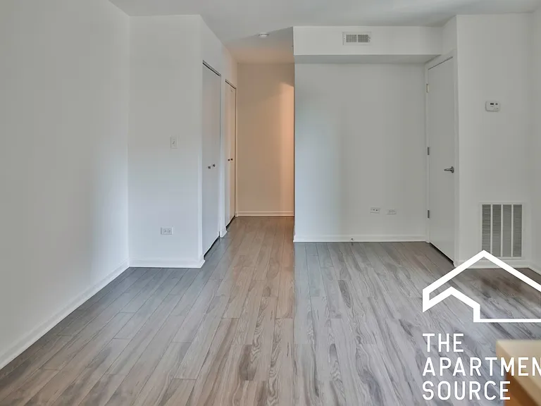 935 W Carmen Ave #6E — Photo 6