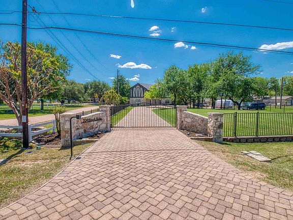 2nd image of 224 Beach Dr