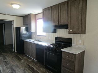 17367 Oak Grove St, Brownstown, MI 48174