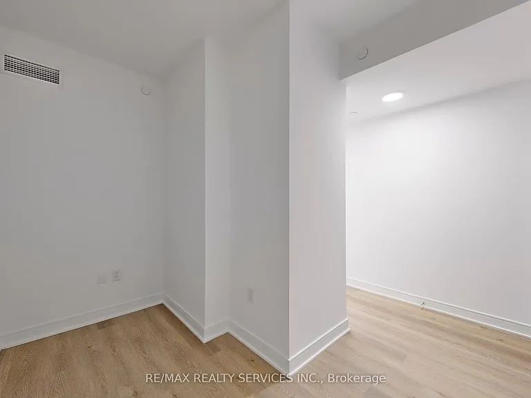 86 Dundas St E #1320 — Photo 20