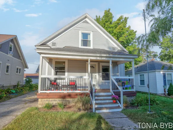 452 Harrison Ave, Holland, MI 49423
