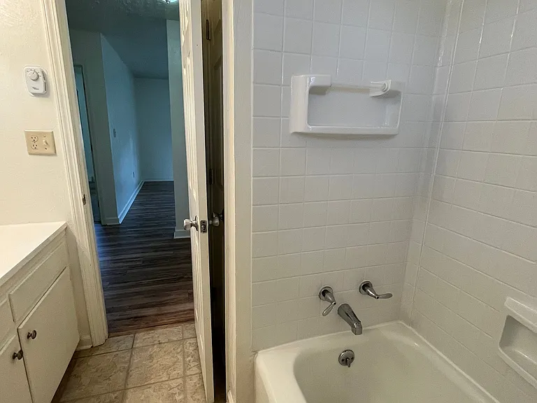Apartment Heights — Photo 13