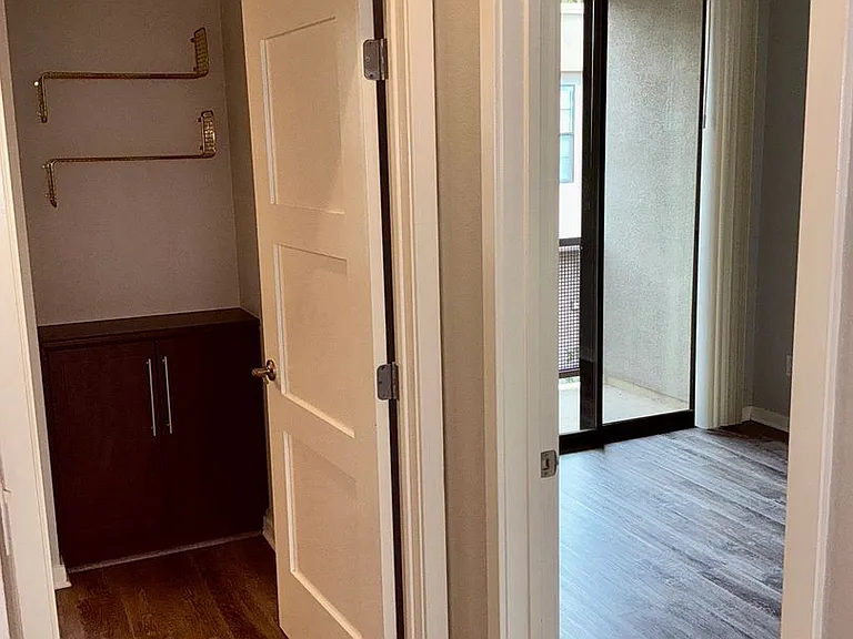 537 W Maple Ave — Photo 26