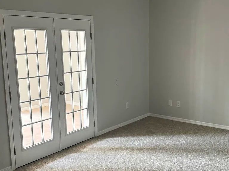 14313 Laurelton Dr — Photo 5