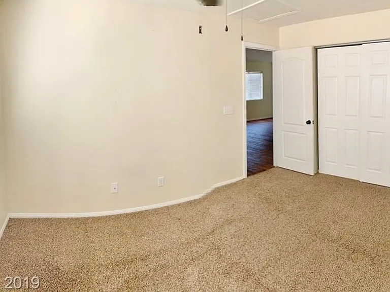 744 Anne Ln — Photo 4