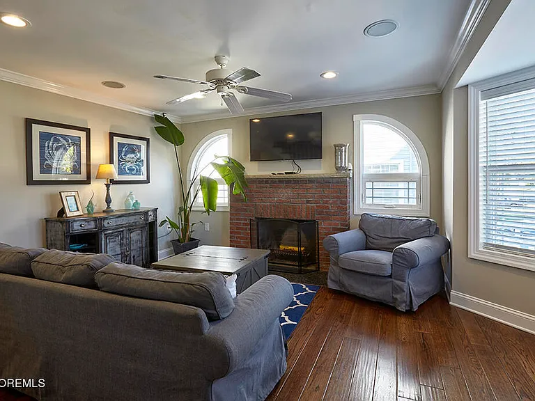 304 Arnold Ave — Photo 12