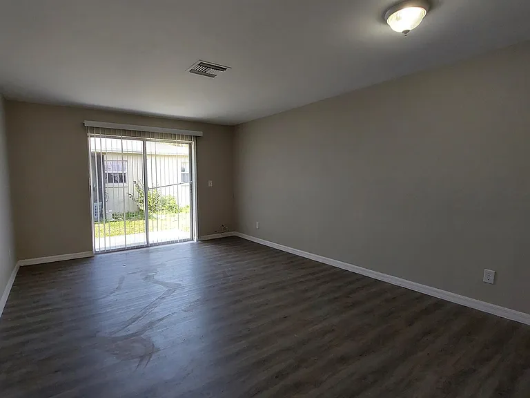 11341 Linda Loma Dr — Photo 13