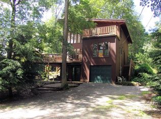 71 Lakeview Dr, Terra Alta, WV 26764