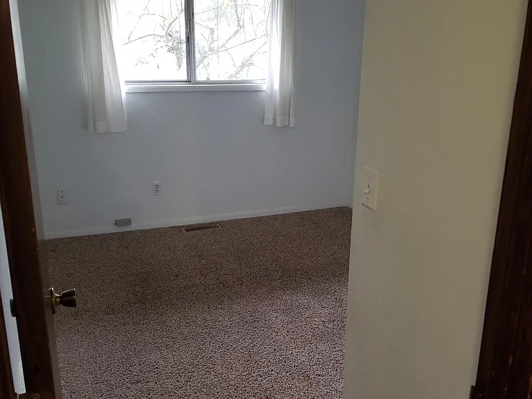 230 SW Maple St #230A — Photo 8