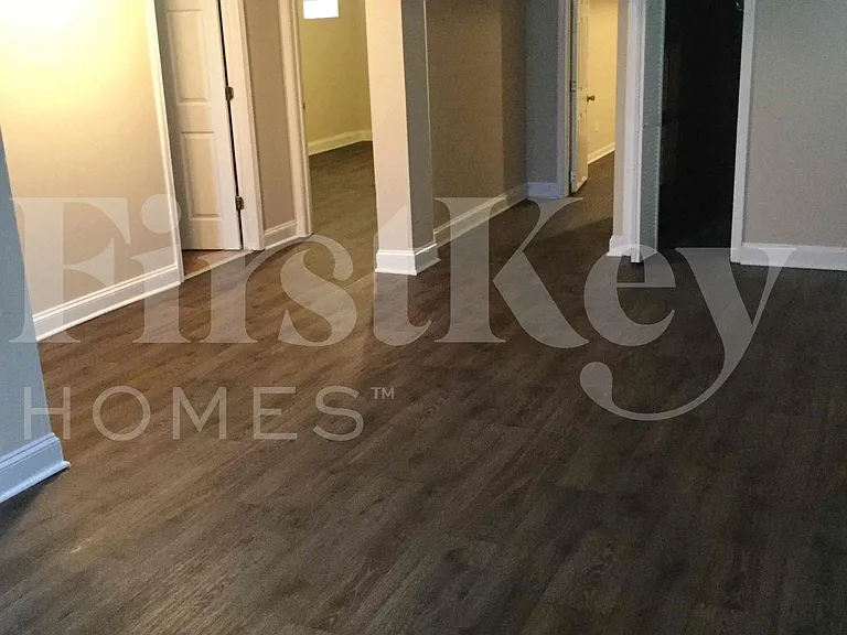 8044 S Maplewood Ave — Photo 14