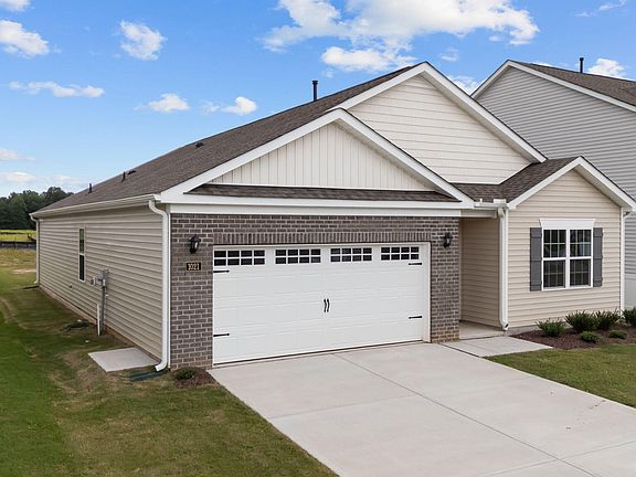 2nd image of 1021 Middlecrest Drive