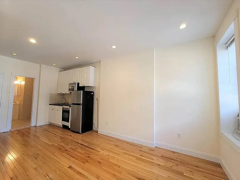 42 W 65th St #3U — Photo 3