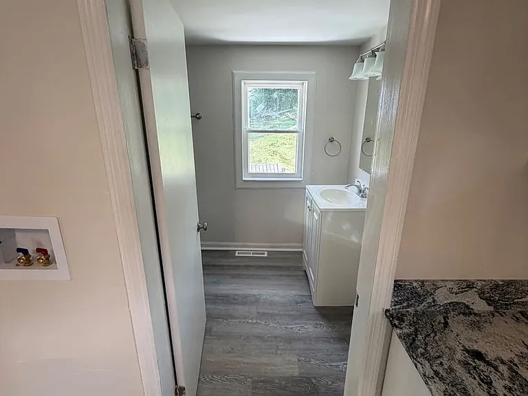 1791 Edwards Ave — Photo 2