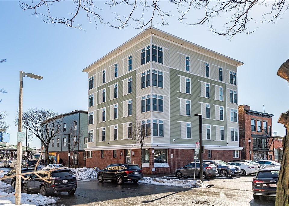 1st image of 10 Roxbury St