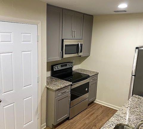 3rd image of 2107 Lake Margaret Dr