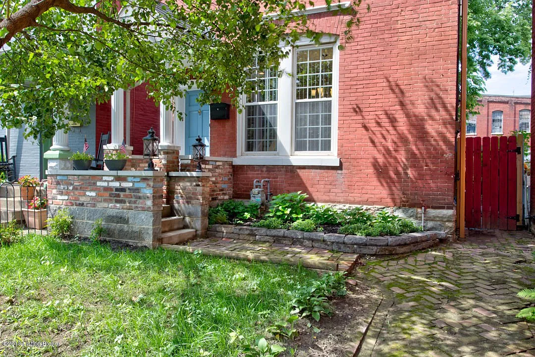 337 E Saint Catherine St photo 1