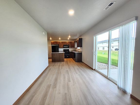 4th image of 5700 E Radiant Pl #5703