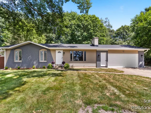 11572 8th Ave NW, Grand Rapids, MI 49534