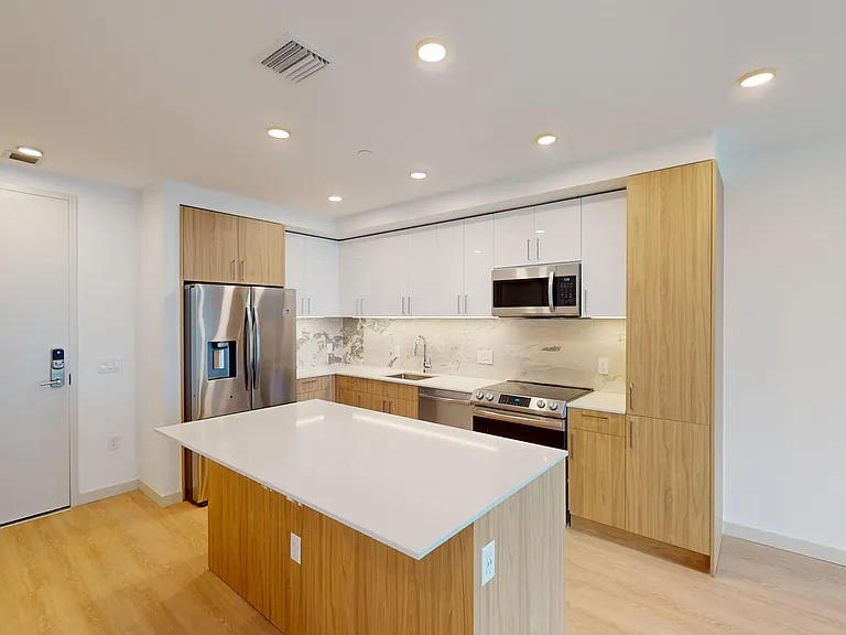 101 N Meridian — Photo 94