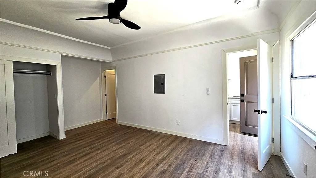 Building Photo - 973 N Park Cir #5