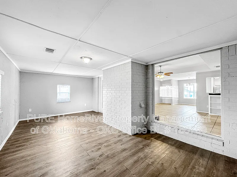 3 bed, 2.0 bath, 1601 sqft, $1,745 — Photo 4