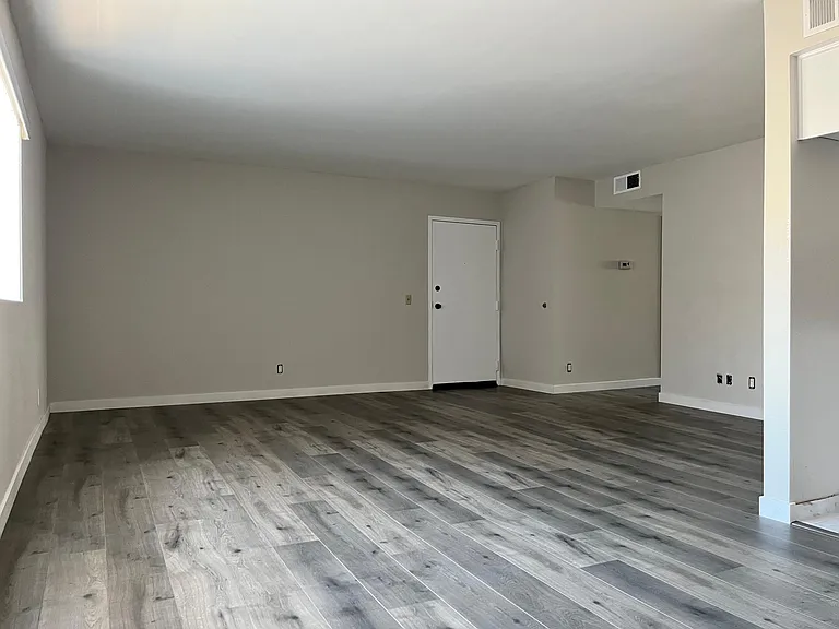 544 E Tujunga Ave #204 — Photo 11