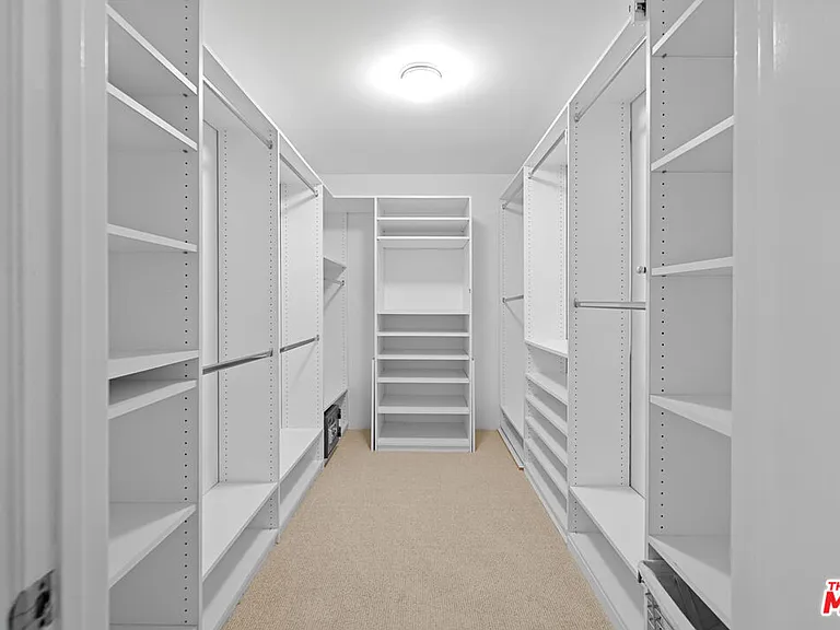 1759 N Beverly Dr — Photo 21