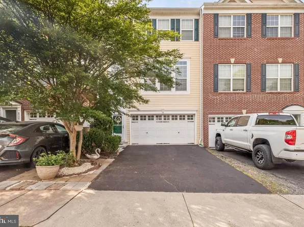 8346 Leighlex Ct, Manassas, VA 20111