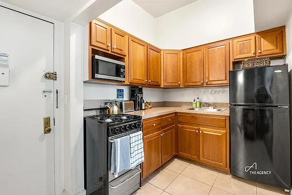 Rented by The Agency | media 5