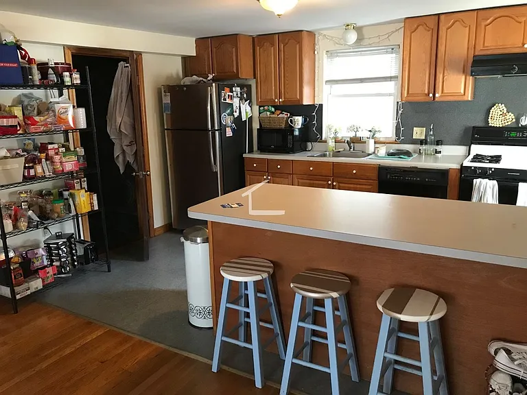547 Washington St #2 — Photo 10