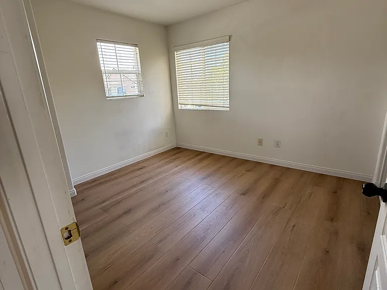 671 Bennett Ave — Photo 18
