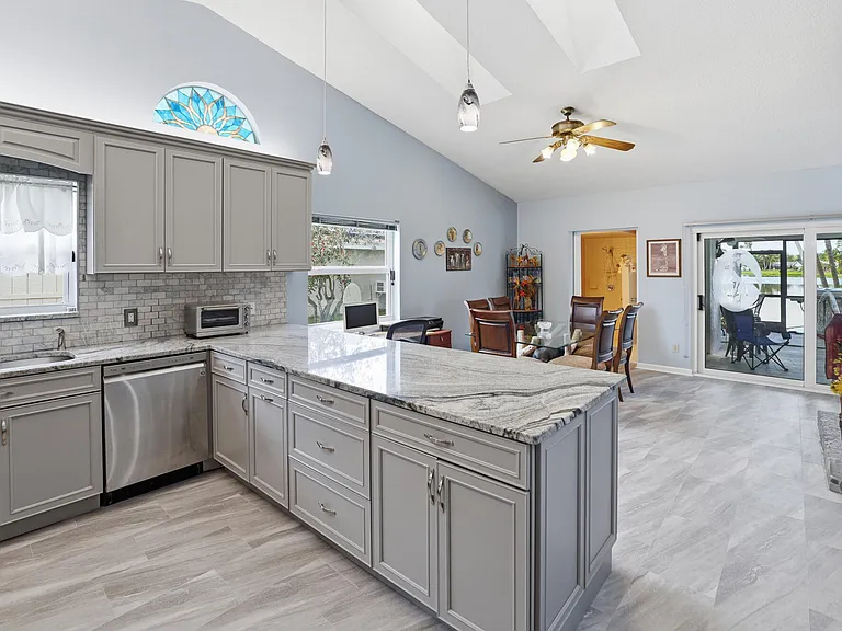 191 Parkwood Dr — Photo 6