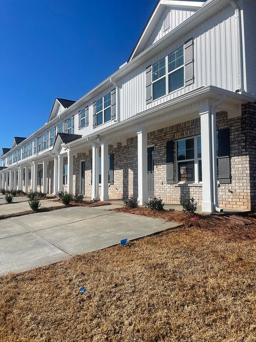 Building Photo - Windy Ln