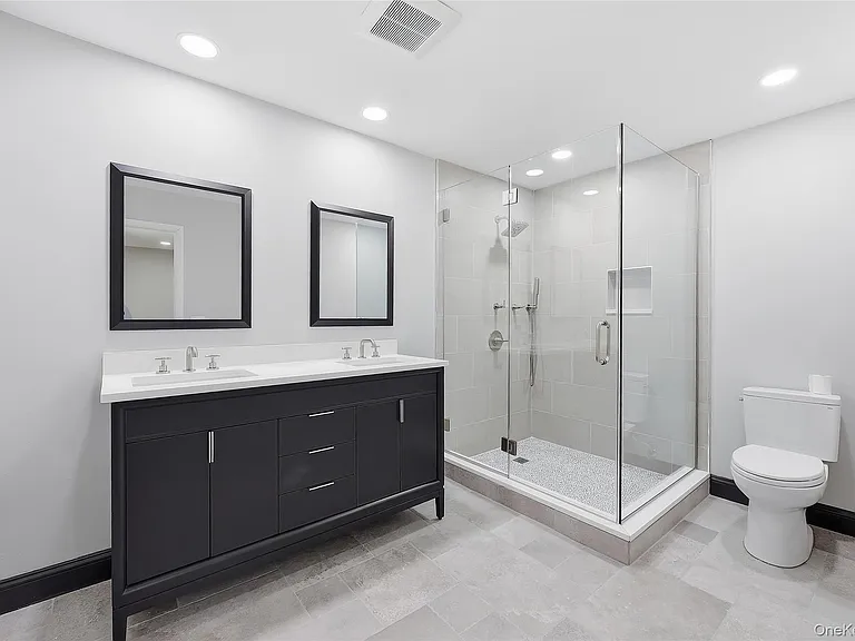 475 N Riverside Rd — Photo 36