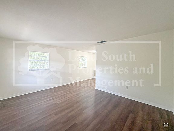 3rd image of 929 Lexington St