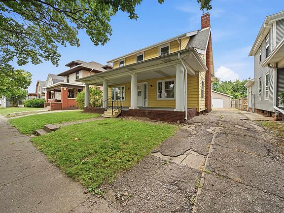 2nd image of 1809 W Ayres Ave