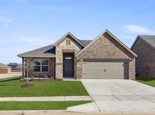 10001 Ginkgo Ln, Crowley, TX 76036