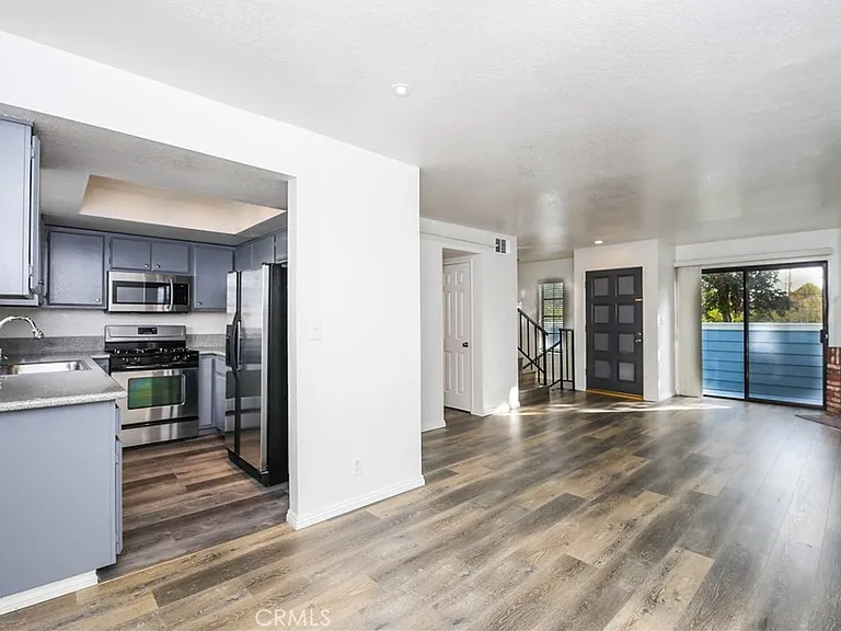 622 N Wilson Ave #4 — Photo 2