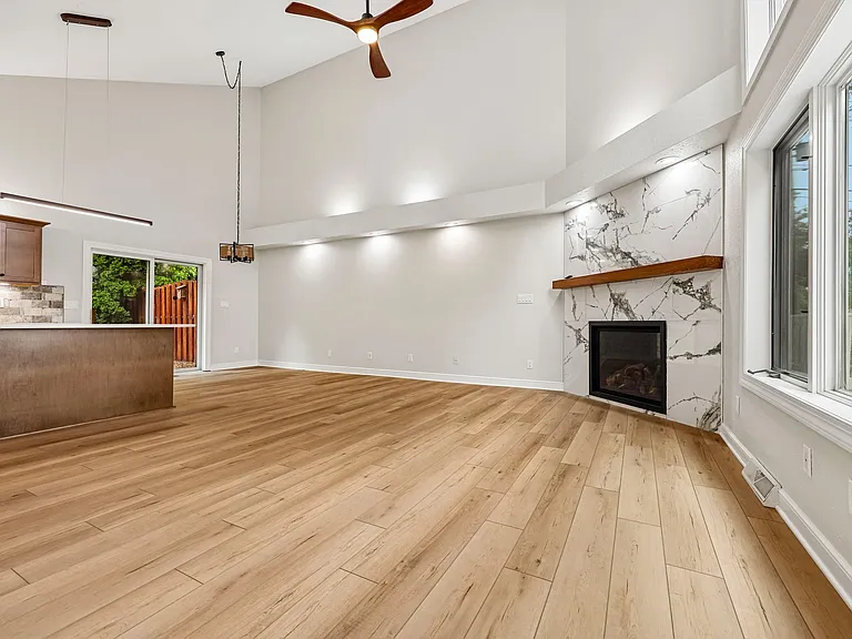 11108 W Forest Home Ave — Photo 6