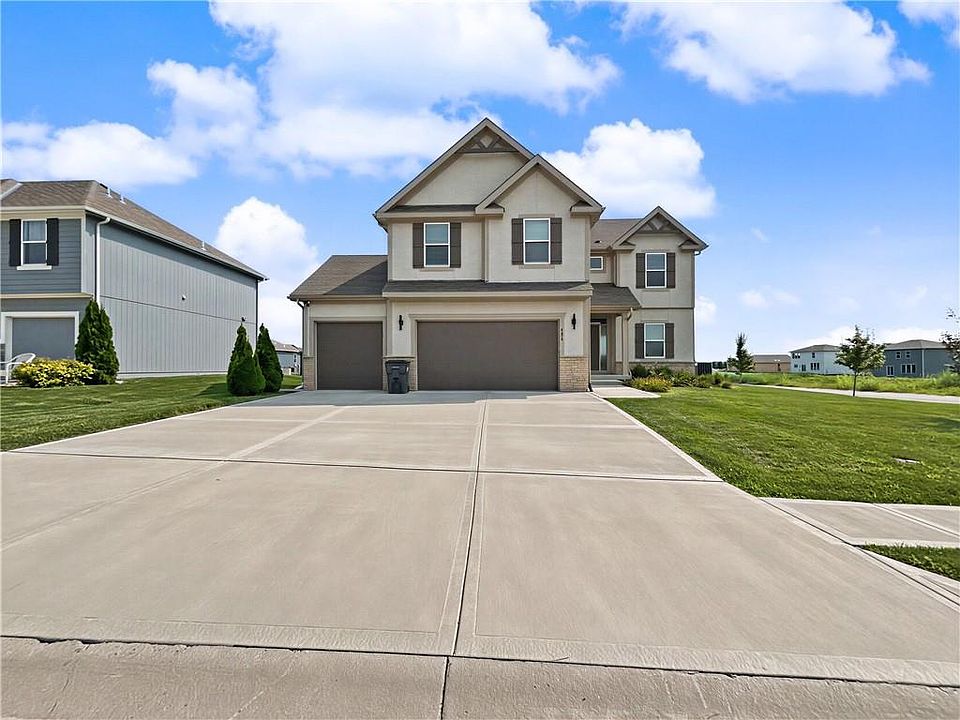 1st image of 416 SW Nelson Dr