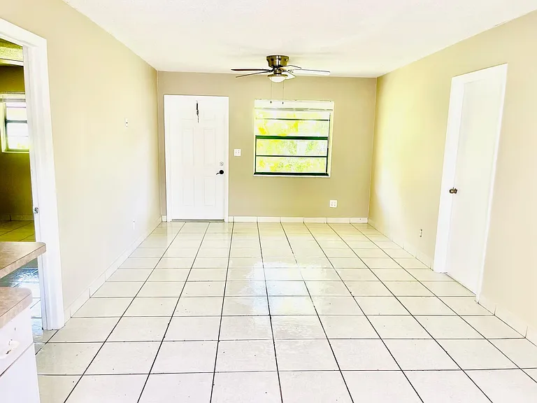 1445 SW 33rd St — Photo 9