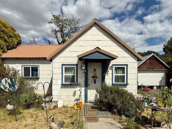 8 S 4th Street, Harrington, WA 99134