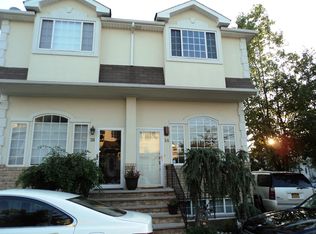 14 Crabtree Ln, Staten Island, NY 10309
