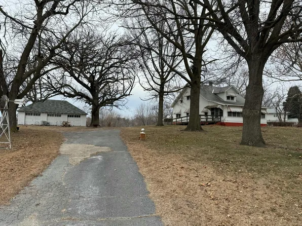 910 N Locust St, Glenwood, IA 51534